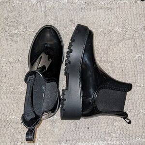 Madden lug sole black rain boots 7